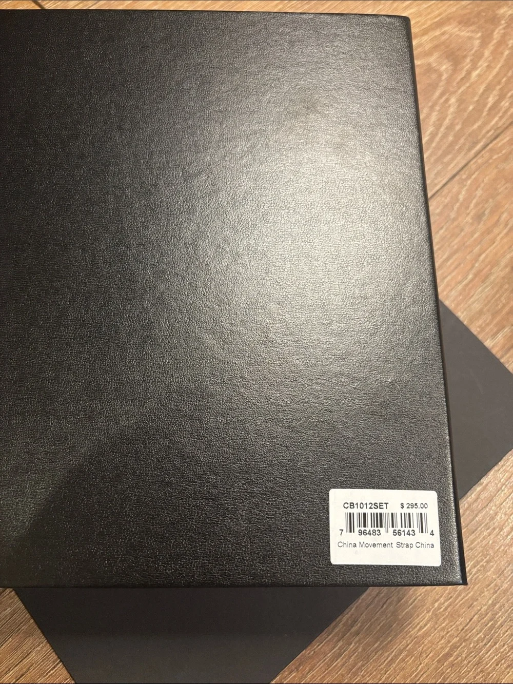 Limited edition of THE STRUTS x misfit “The time is now” watch box set